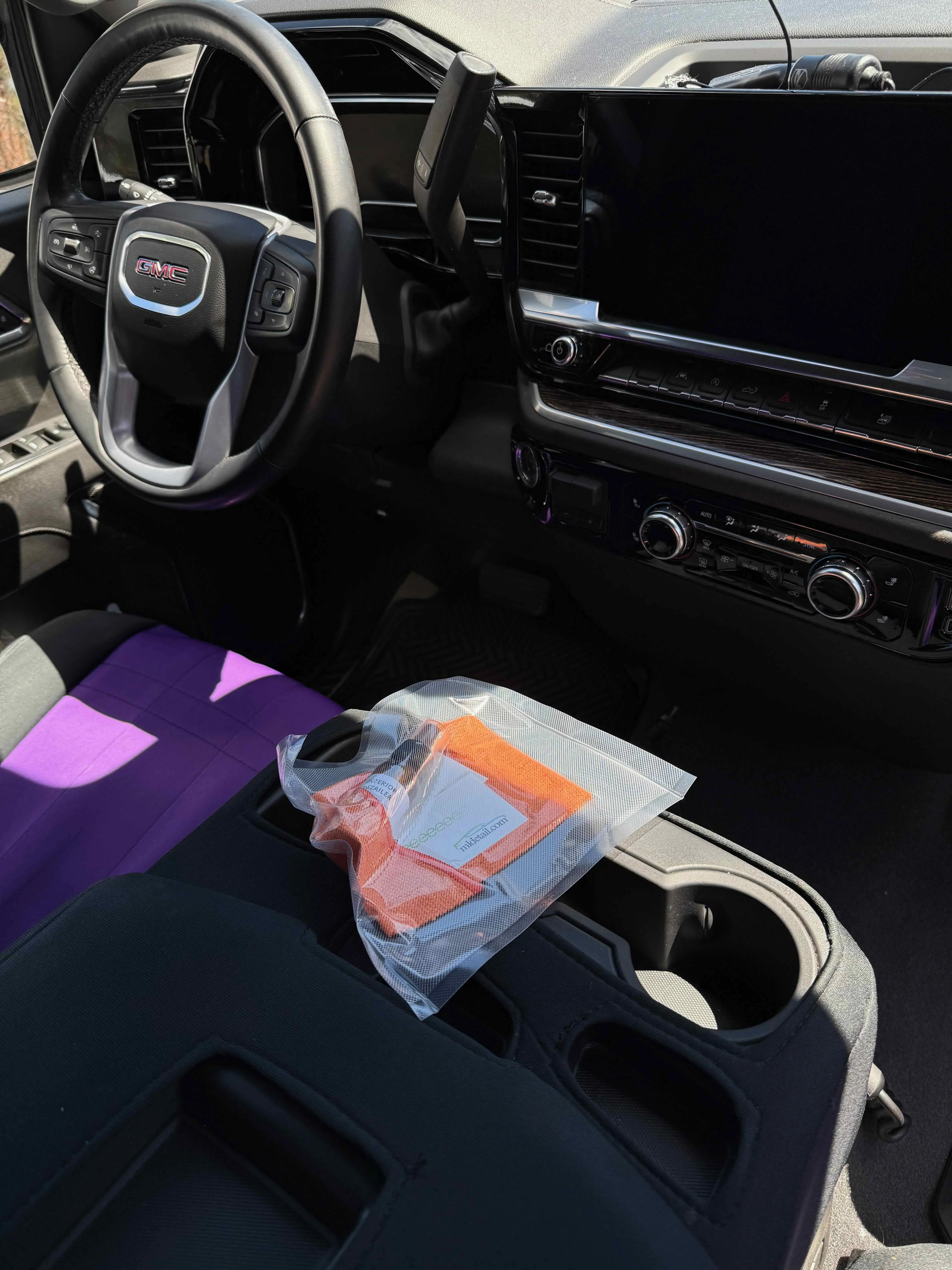 Car detailing before and after photo 36 — M&L Detail gallery