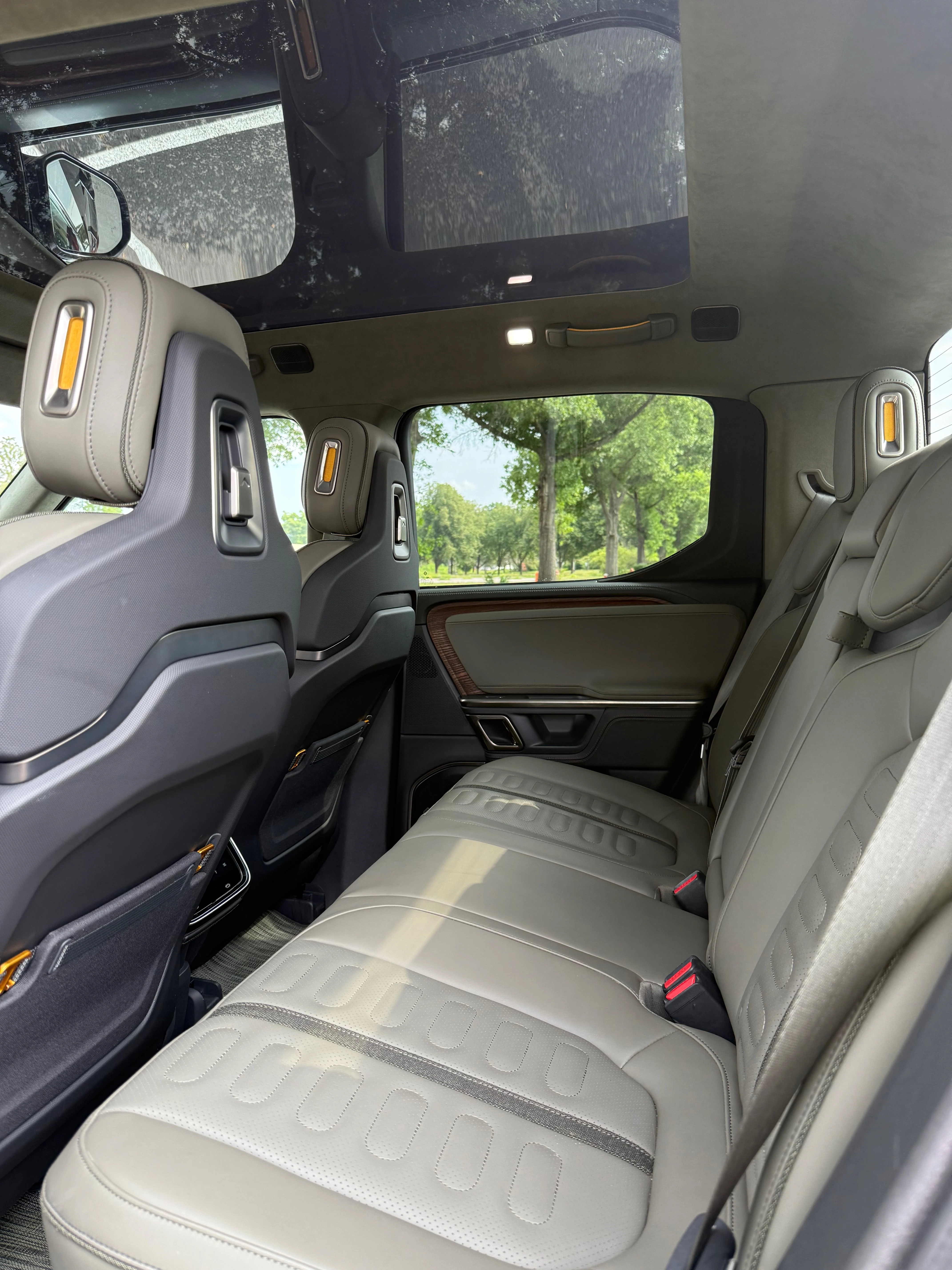 Car detailing before and after photo 36 — M&L Detail gallery