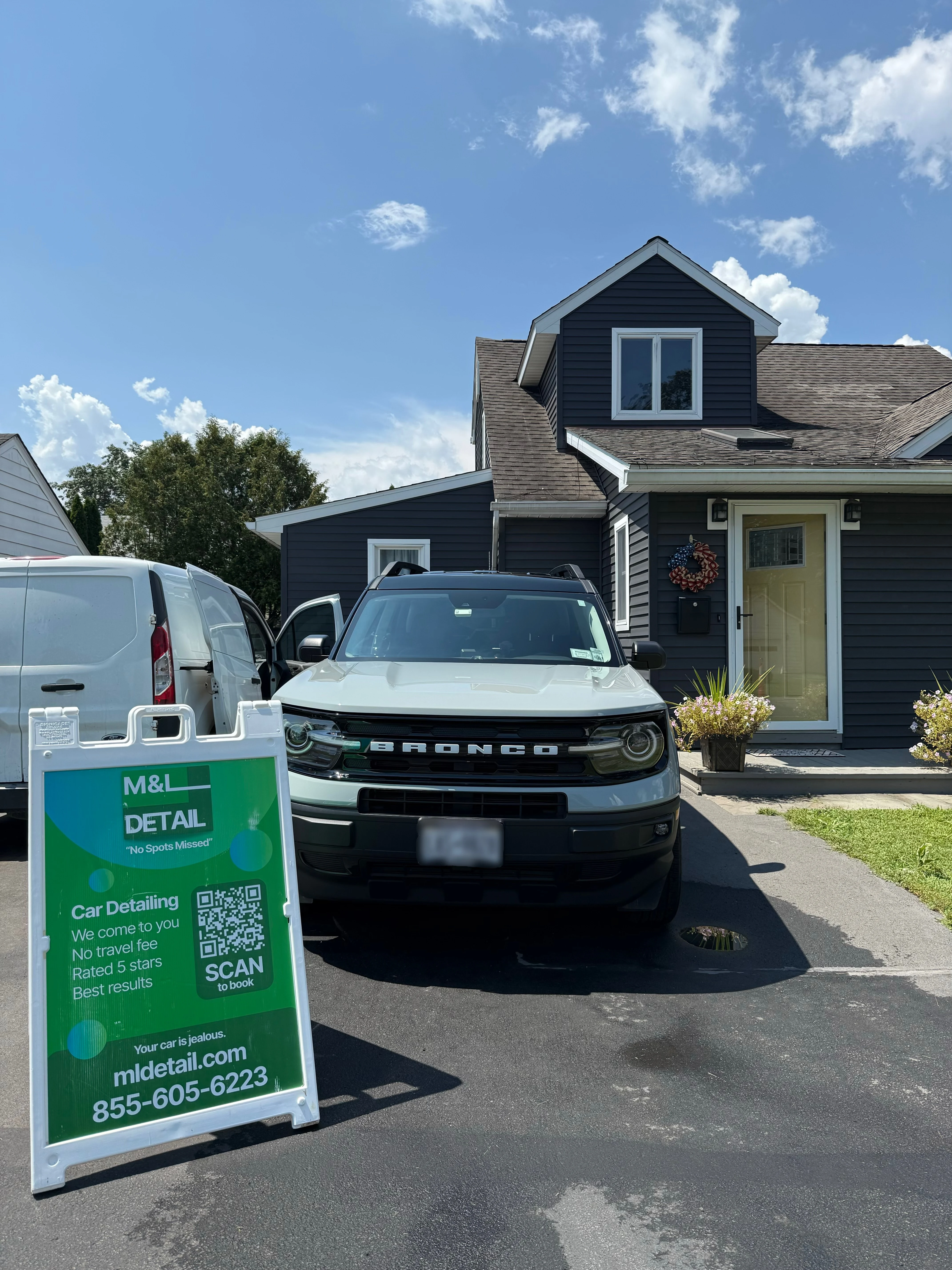 Car detailing before and after photo 7 — M&L Detail gallery