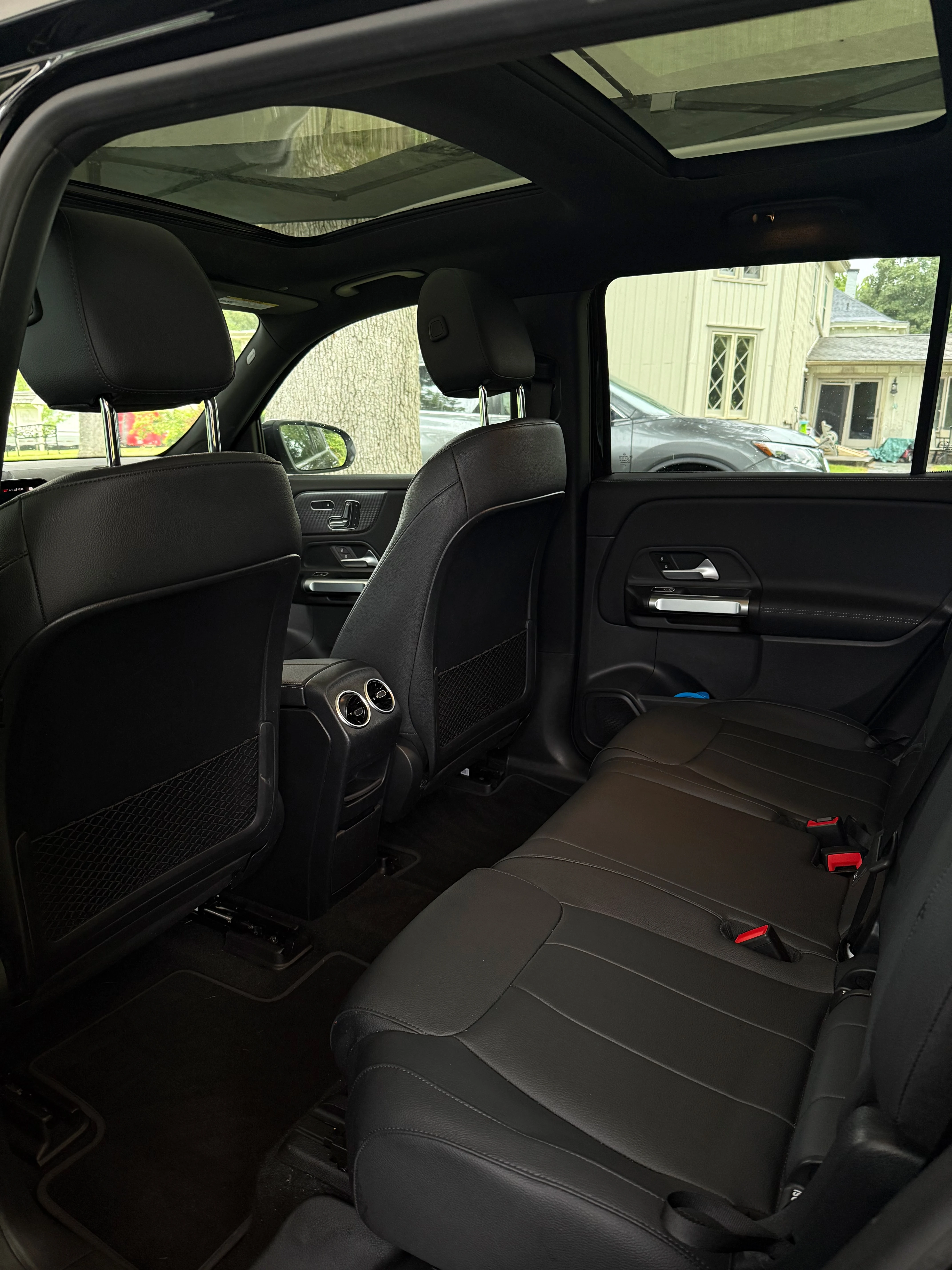 Car detailing before and after photo 28 — M&L Detail gallery
