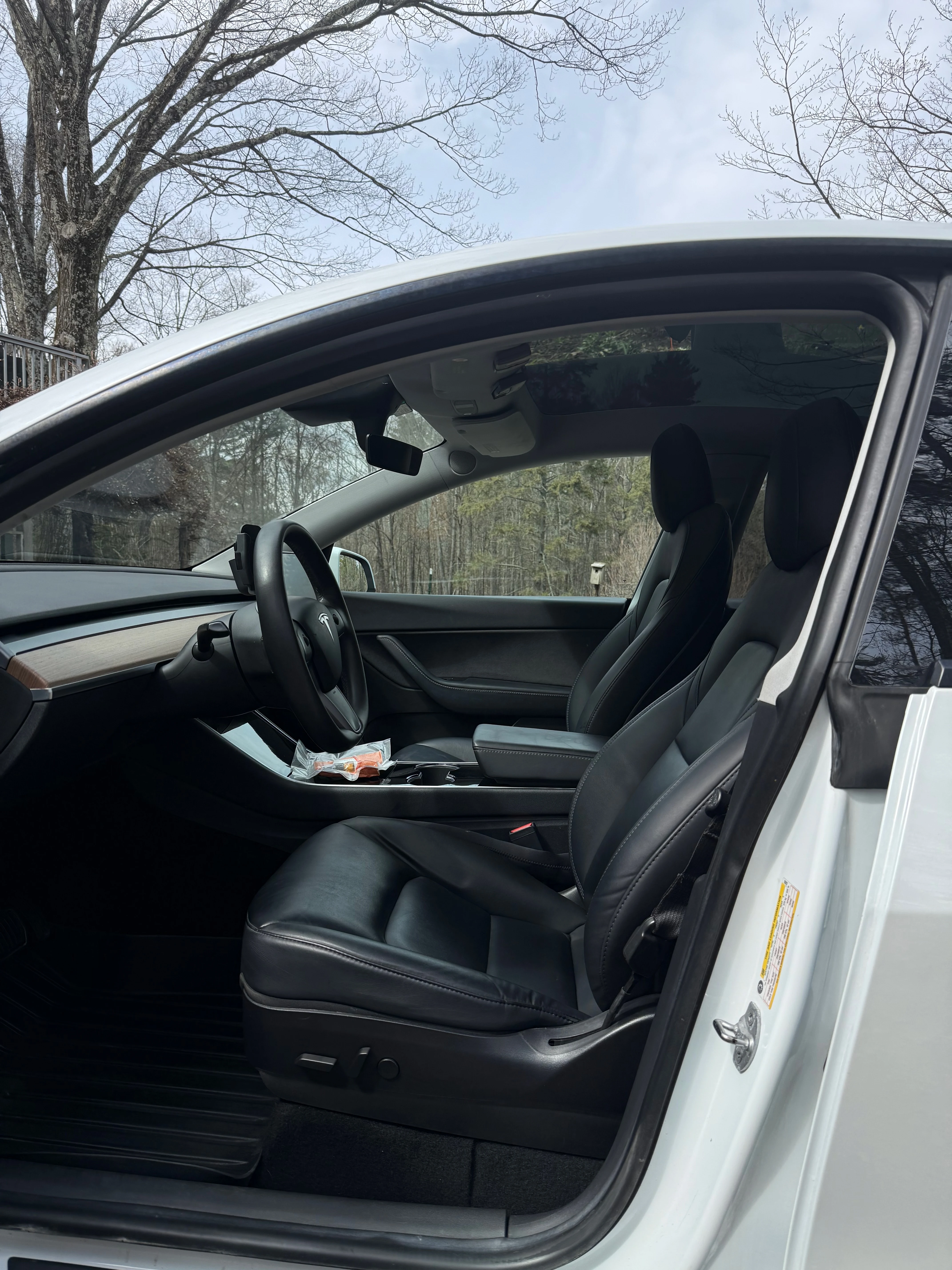 Car detailing before and after photo 16 — M&L Detail gallery