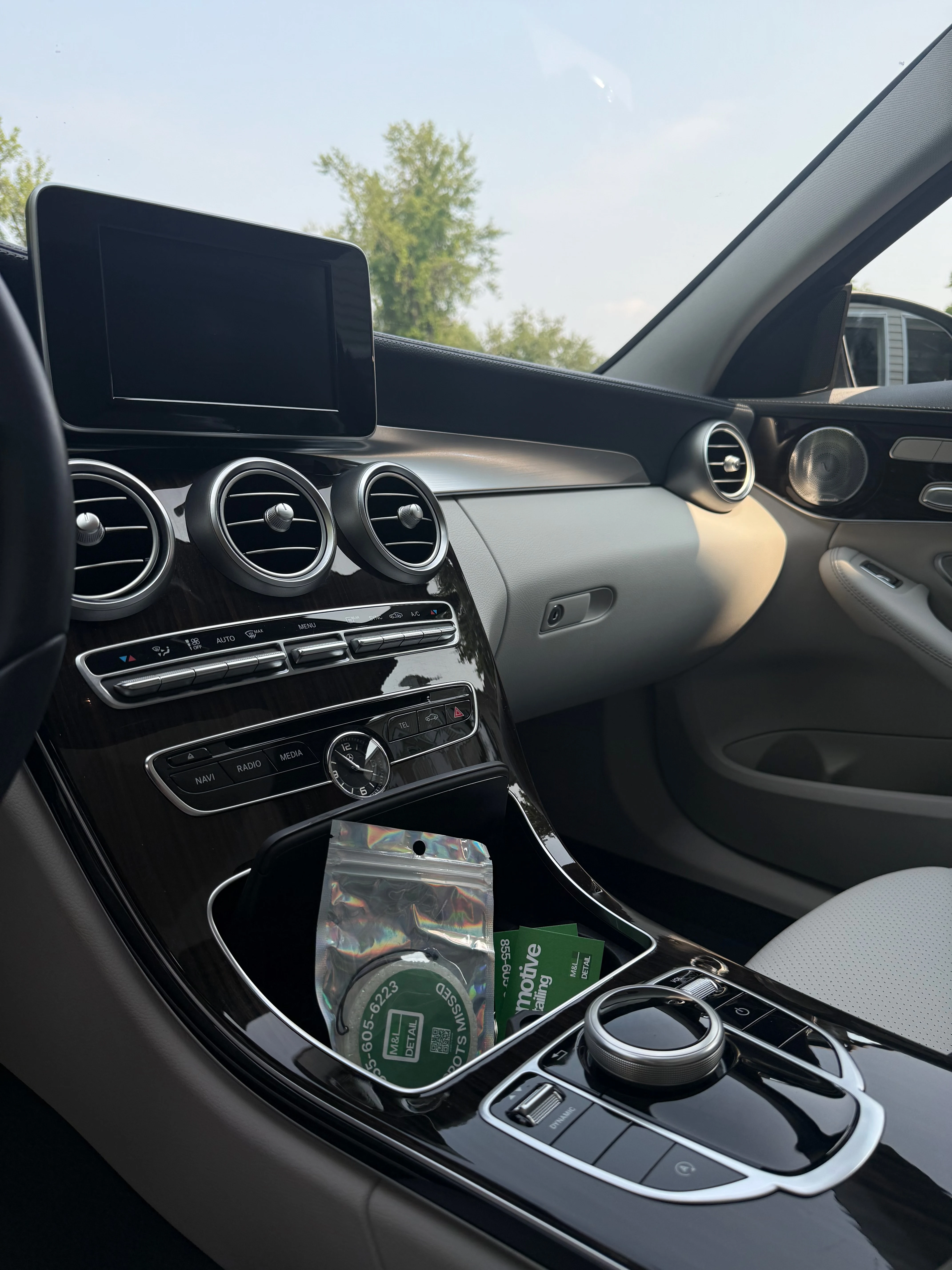 Car detailing before and after photo 17 — M&L Detail gallery